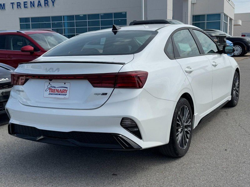 Used 2024 Kia Forte GT-Line w/ GT-Line Premium Package FWD image 3