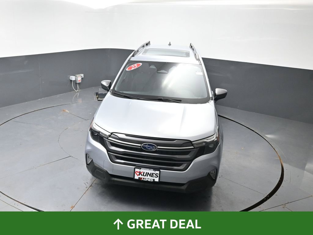 Used 2025 Subaru Forester Premium AWD/4WD image 45
