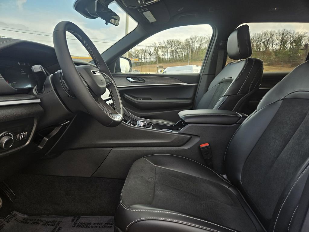 New 2026 Jeep Grand Cherokee L Laredo image 11