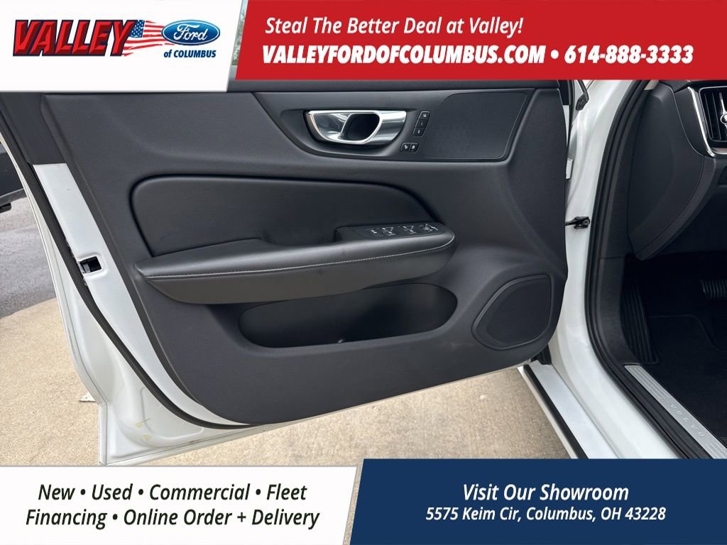 Used 2021 Volvo S60 T6 Momentum image 10