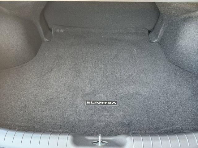 Certified 2023 Hyundai Elantra SE FWD image 21