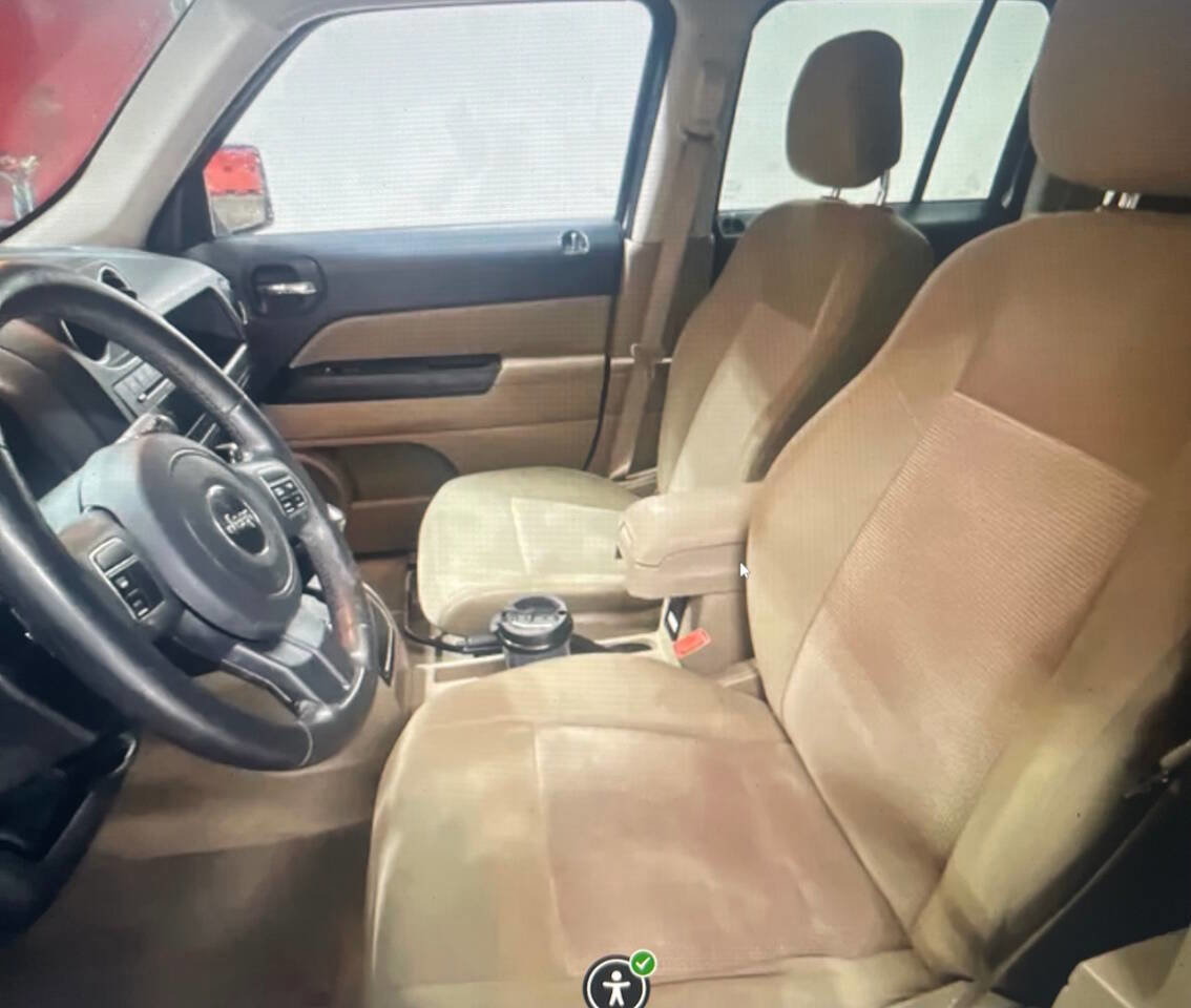 Used 2011 Jeep Patriot Latitude AWD/4WD image 4