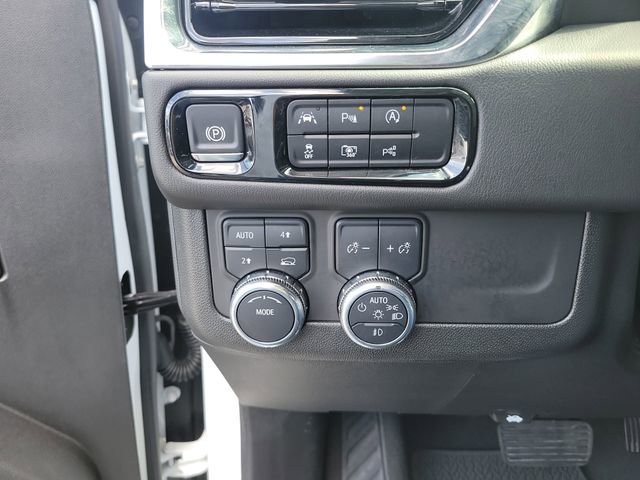 Certified 2025 GMC Yukon XL Denali image 28