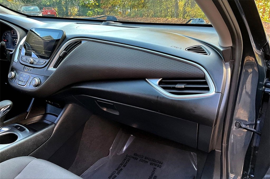 Certified 2021 Chevrolet Malibu RS w/ LPO, Floor Liner Package image 23