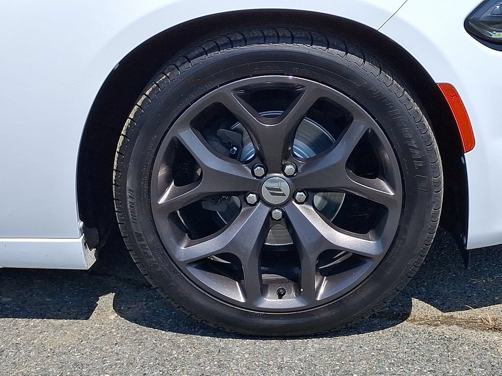Used 2017 Dodge Charger SXT w/ Plus Group RWD image 8