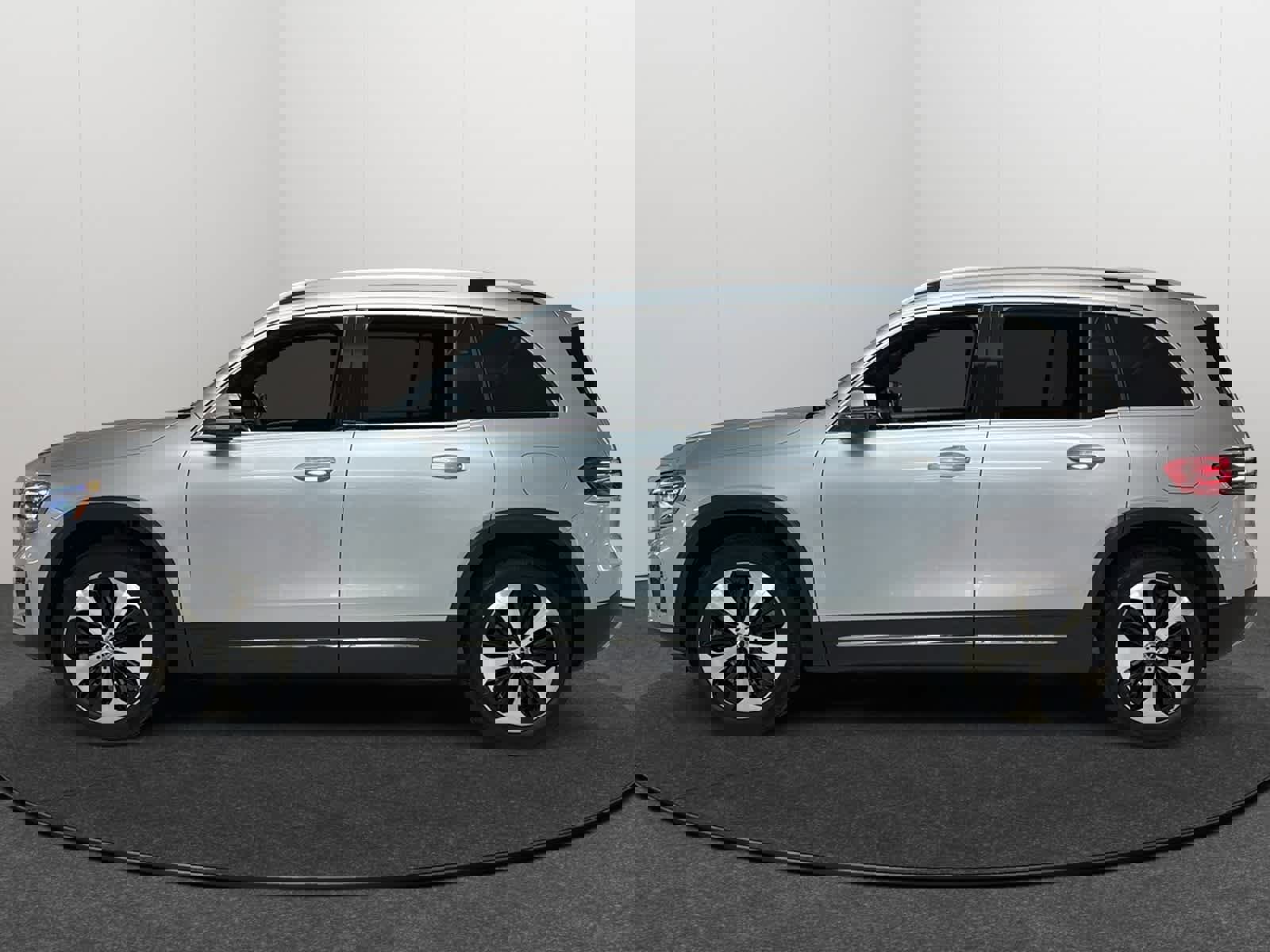 New 2026 Mercedes-Benz GLB 250 4MATIC image 3