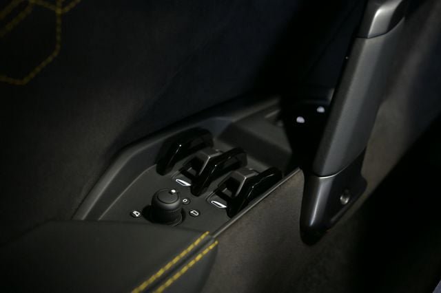 Used 2024 Lamborghini Revuelto AWD/4WD image 61