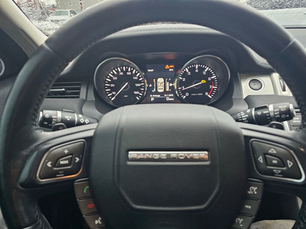 Used 2014 Land Rover Range Rover Evoque Pure image 20