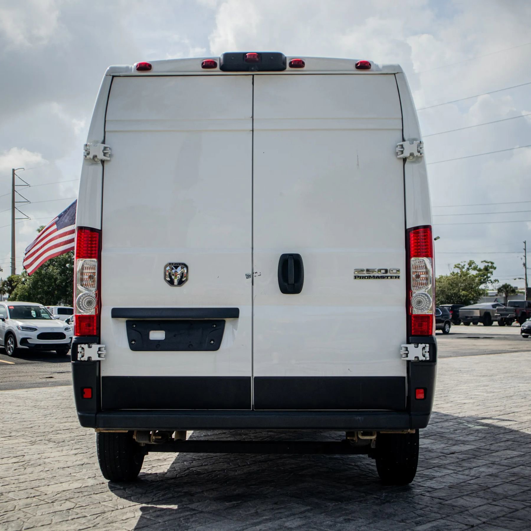 Used 2023 RAM ProMaster 2500 FWD image 6