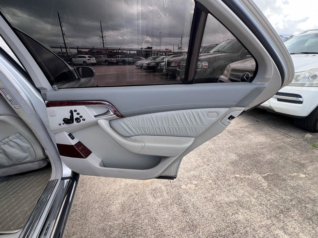 Used 2005 Mercedes-Benz S 600 image 35