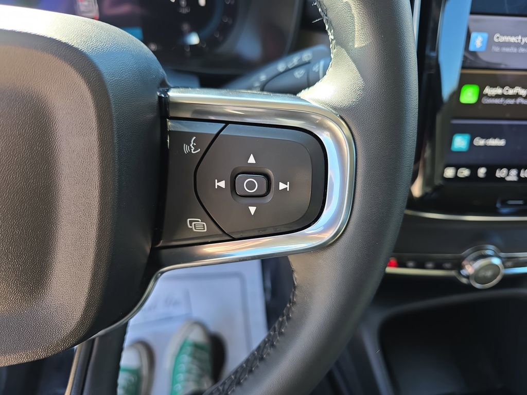 Used 2023 Volvo XC40 B5 Plus w/ Driver Assist Package image 23