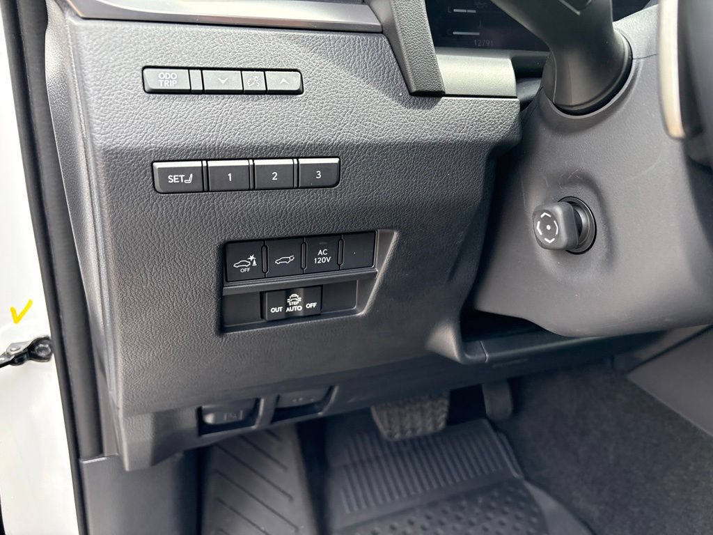 Certified 2024 Lexus GX 550 w/ Accessory Package (Z1) AWD/4WD image 12