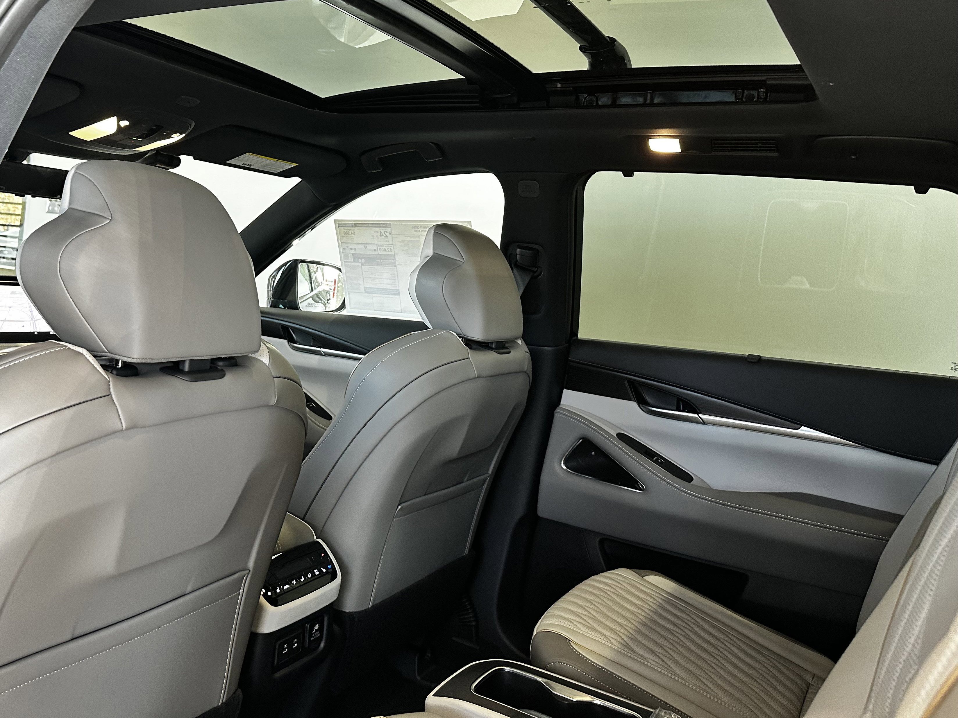 New 2026 INFINITI QX60 Autograph image 8