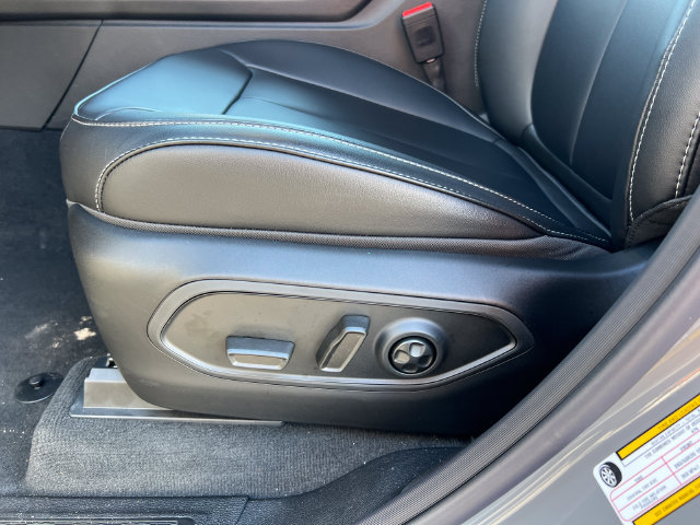 New 2027 Jeep Grand Cherokee Limited w/ Limited Altitude Package AWD/4WD image 9
