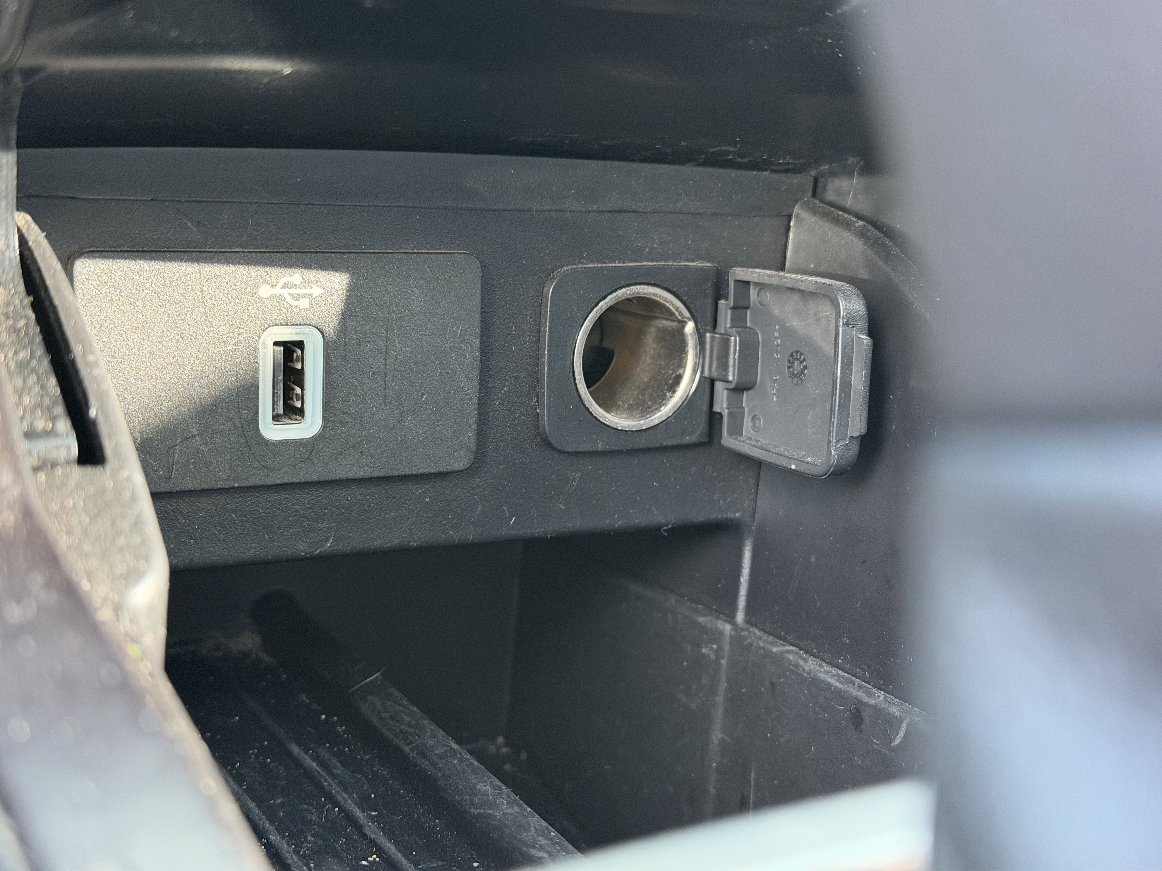 Used 2017 Ford Explorer XLT w/ Equipment Group 202A image 20