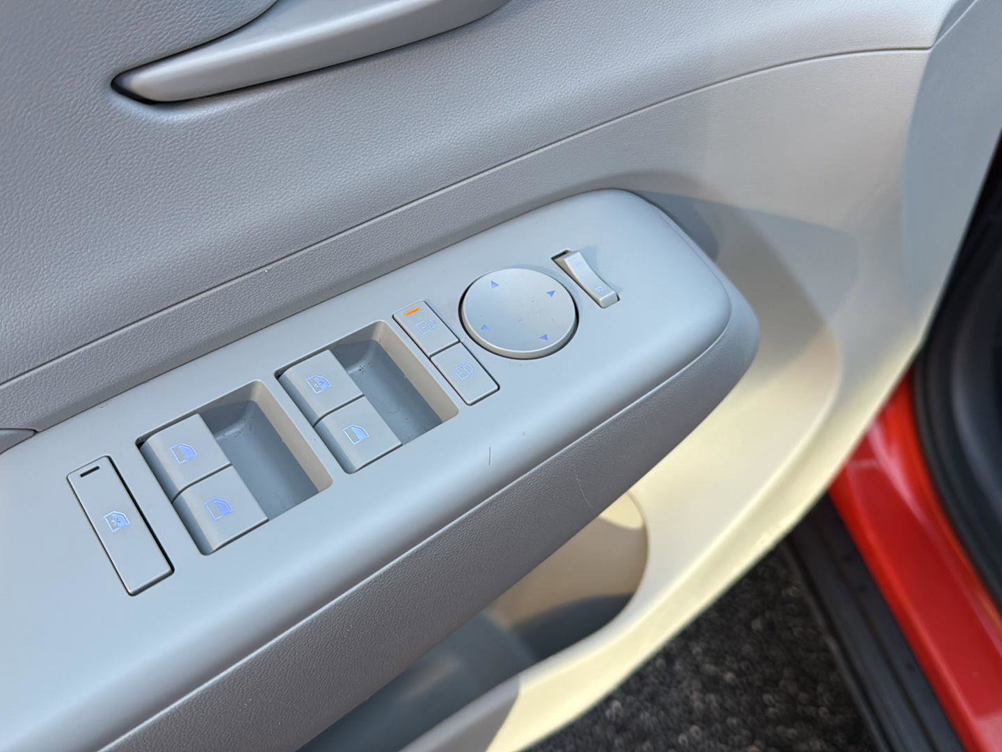 Used 2025 Hyundai Kona SEL image 27