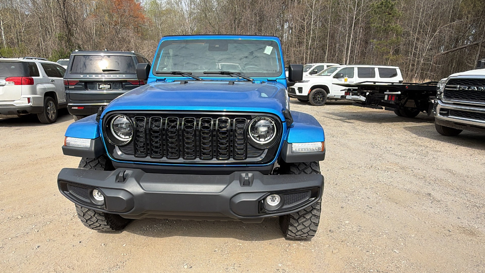 Used 2024 Jeep Gladiator Sport AWD/4WD image 3