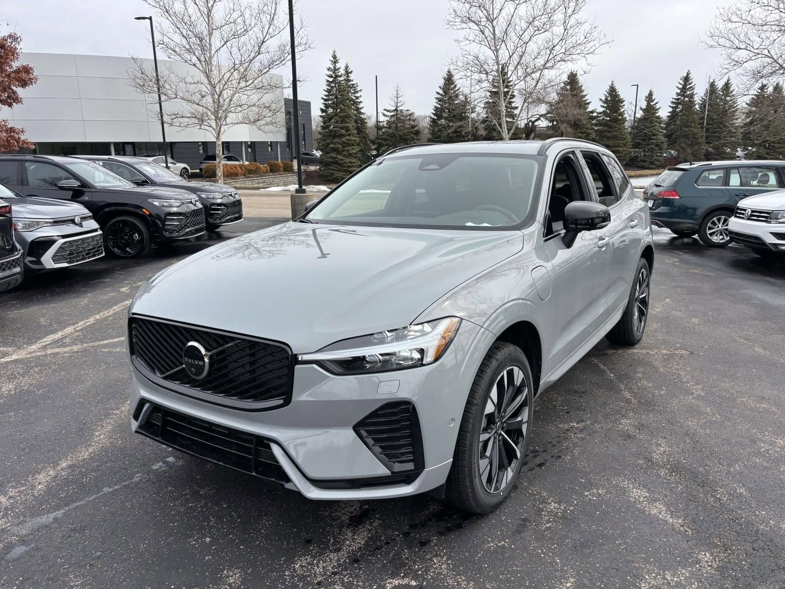 New 2026 Volvo XC60 T8 Plus w/ Protection Package Premier image 3