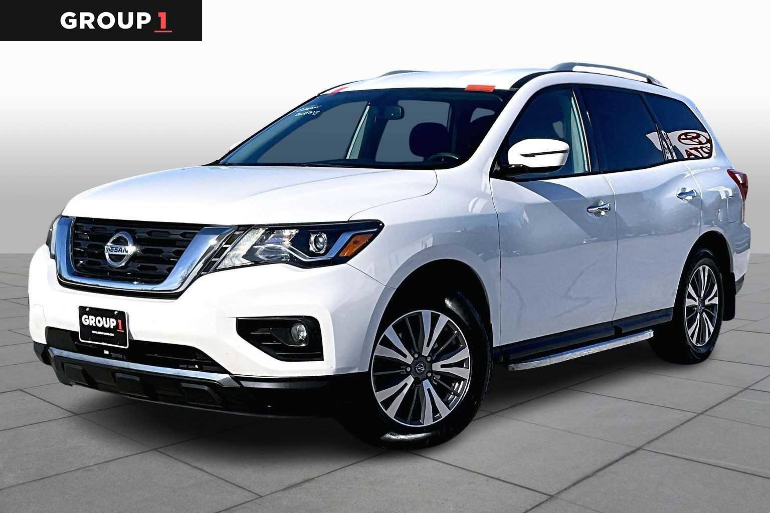 Used 2018 Nissan Pathfinder SV image 1