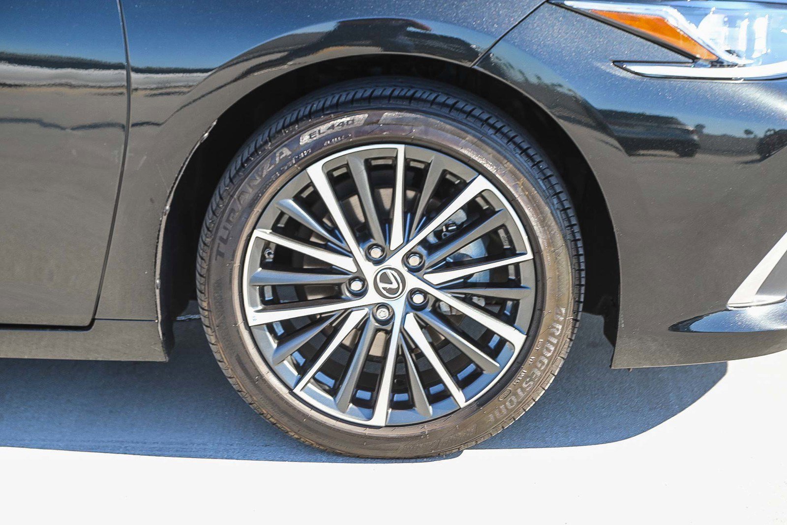 Used 2024 Lexus ES 300h w/ Premium Package image 10