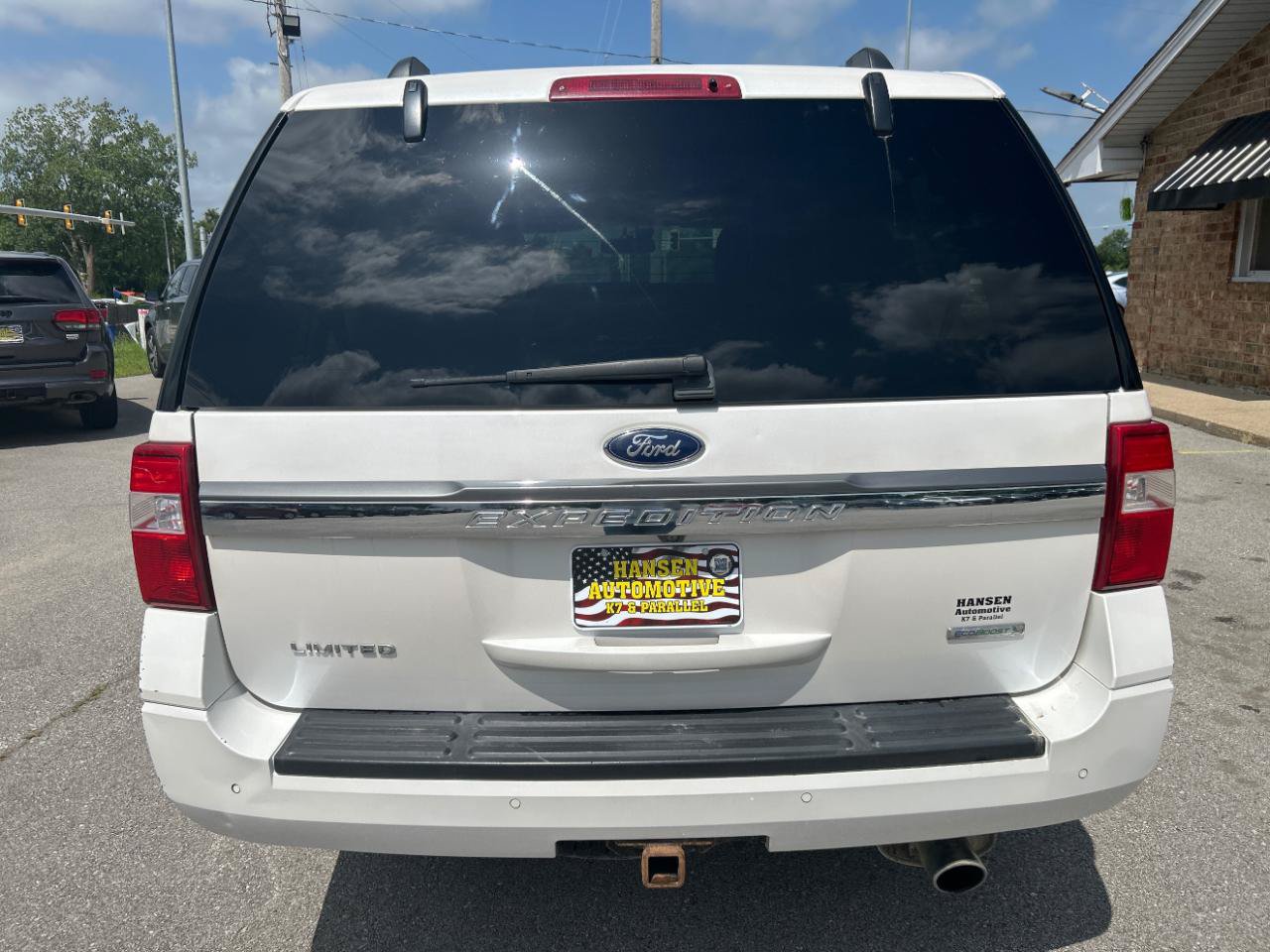 Used 2017 Ford Expedition Limited AWD/4WD image 6