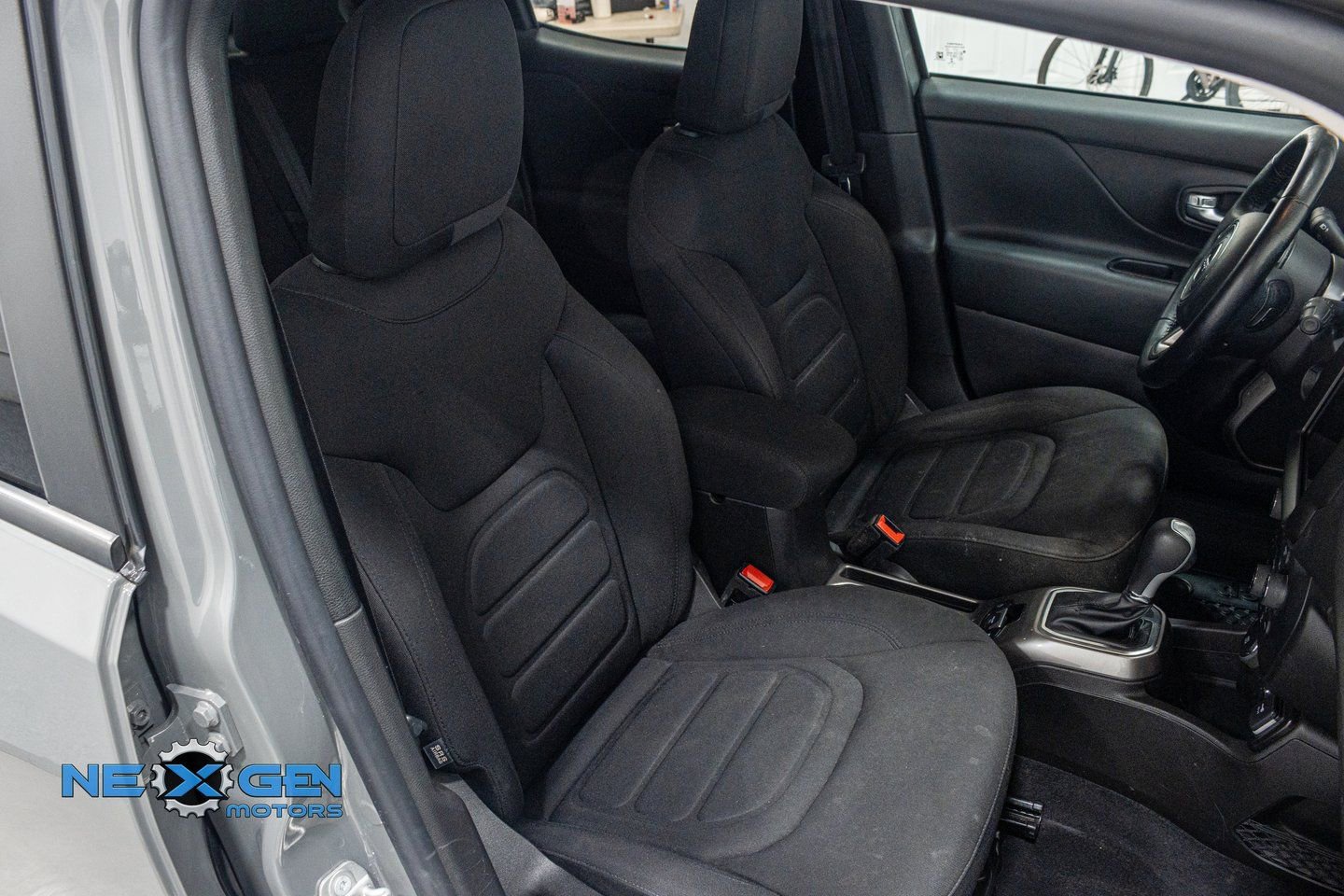 Used 2022 Jeep Renegade Latitude w/ Convenience Group image 40