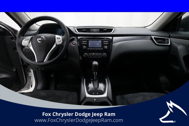 Used 2016 Nissan Rogue SV image 5