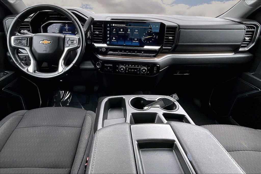 Used 2025 Chevrolet Silverado 1500 LT AWD/4WD image 8
