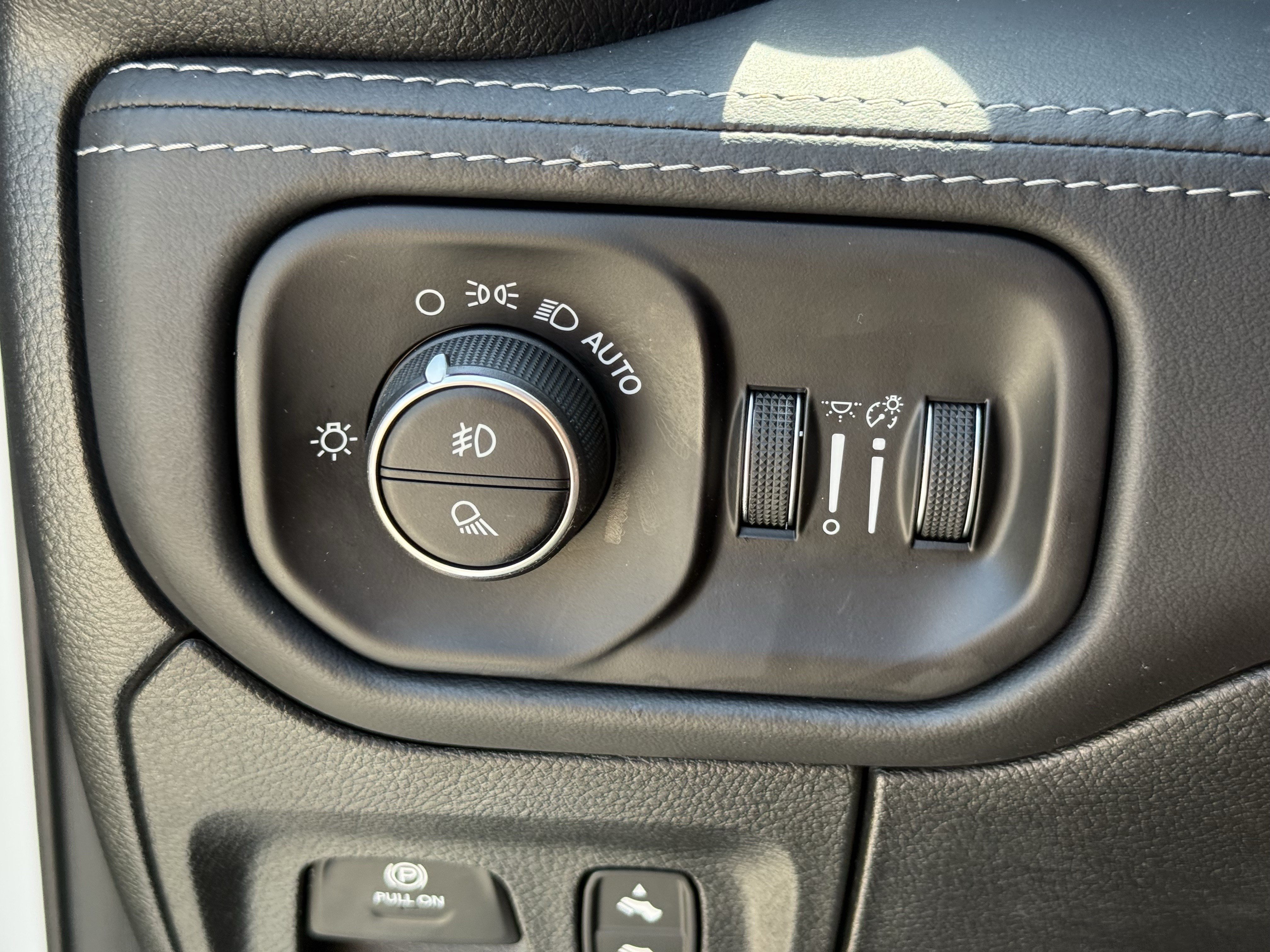 Used 2024 RAM 1500 Limited AWD/4WD image 25
