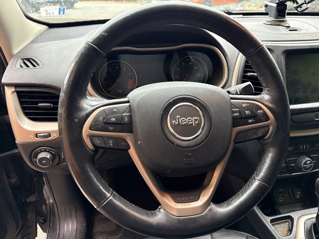 Used 2015 Jeep Cherokee Limited w/ Luxury Group FWD image 18