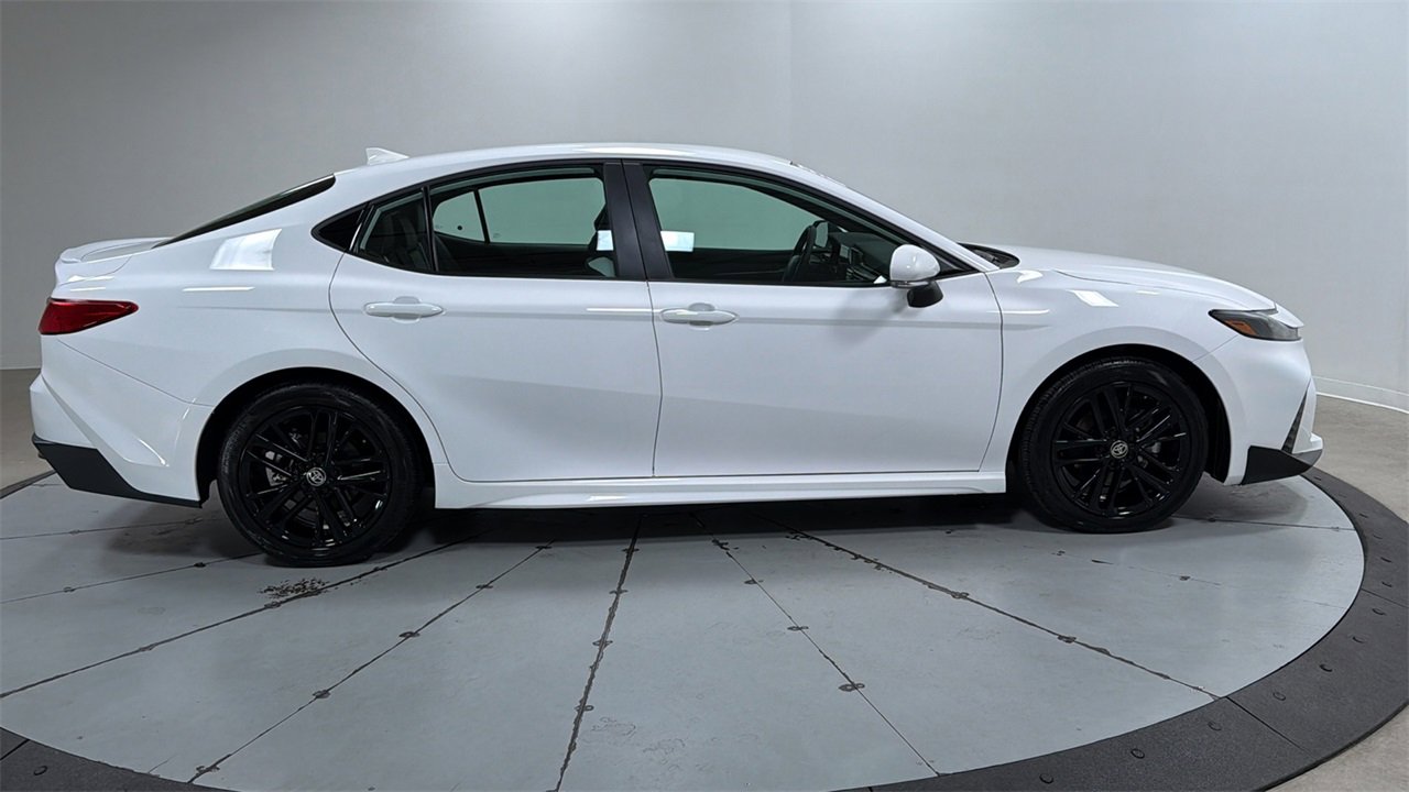 Certified 2025 Toyota Camry SE image 6