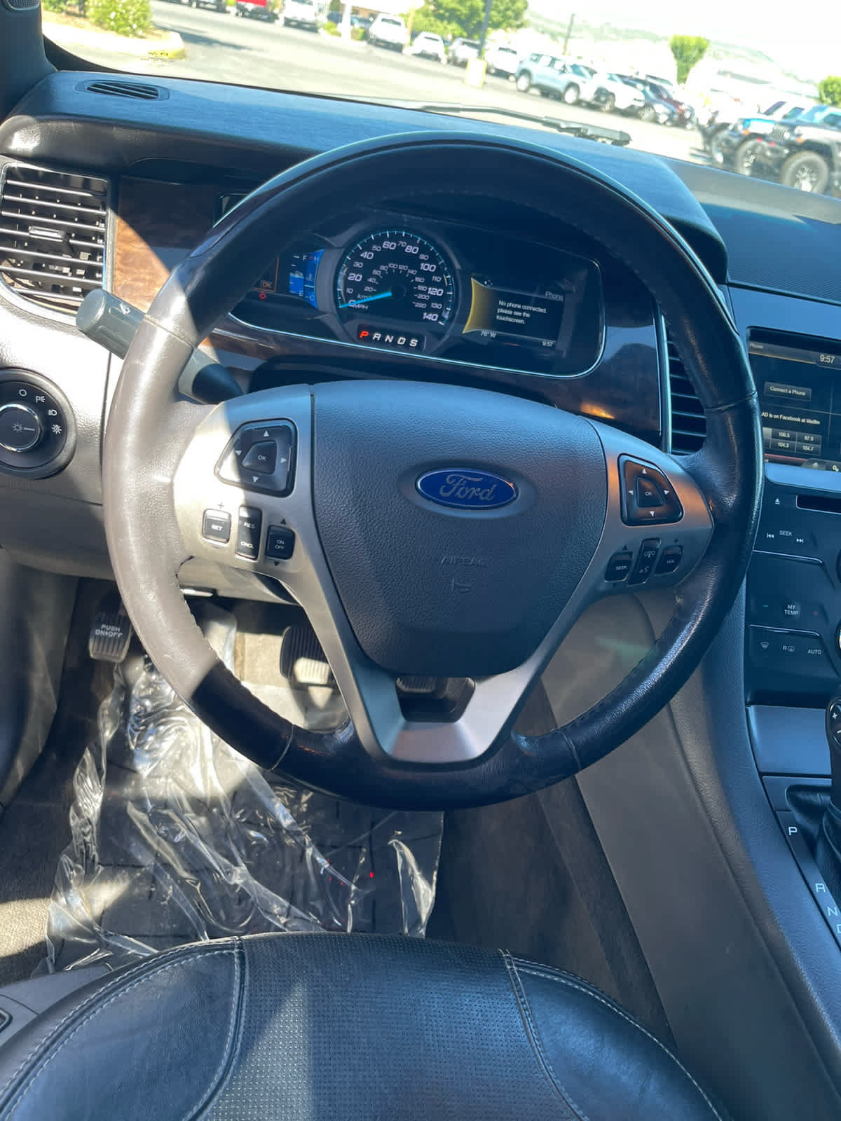 Used 2015 Ford Taurus Limited FWD image 21