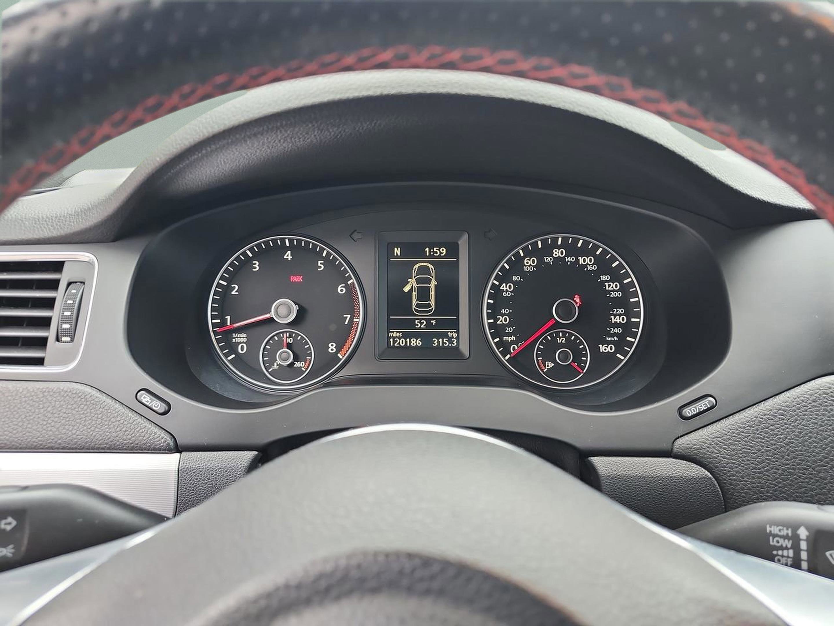 Used 2012 Volkswagen Jetta GLI image 10