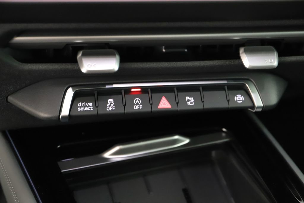 New 2026 Audi Q3 quattro 2.0T AWD/4WD image 28