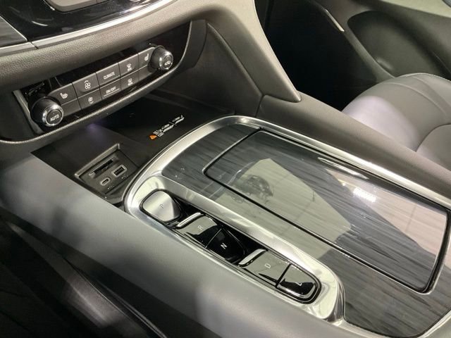 Used 2023 Buick Enclave Essence image 22