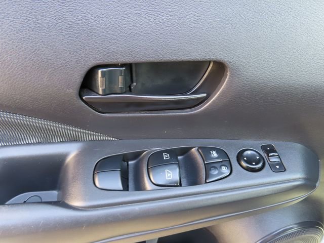 Used 2020 Nissan Kicks S FWD image 27