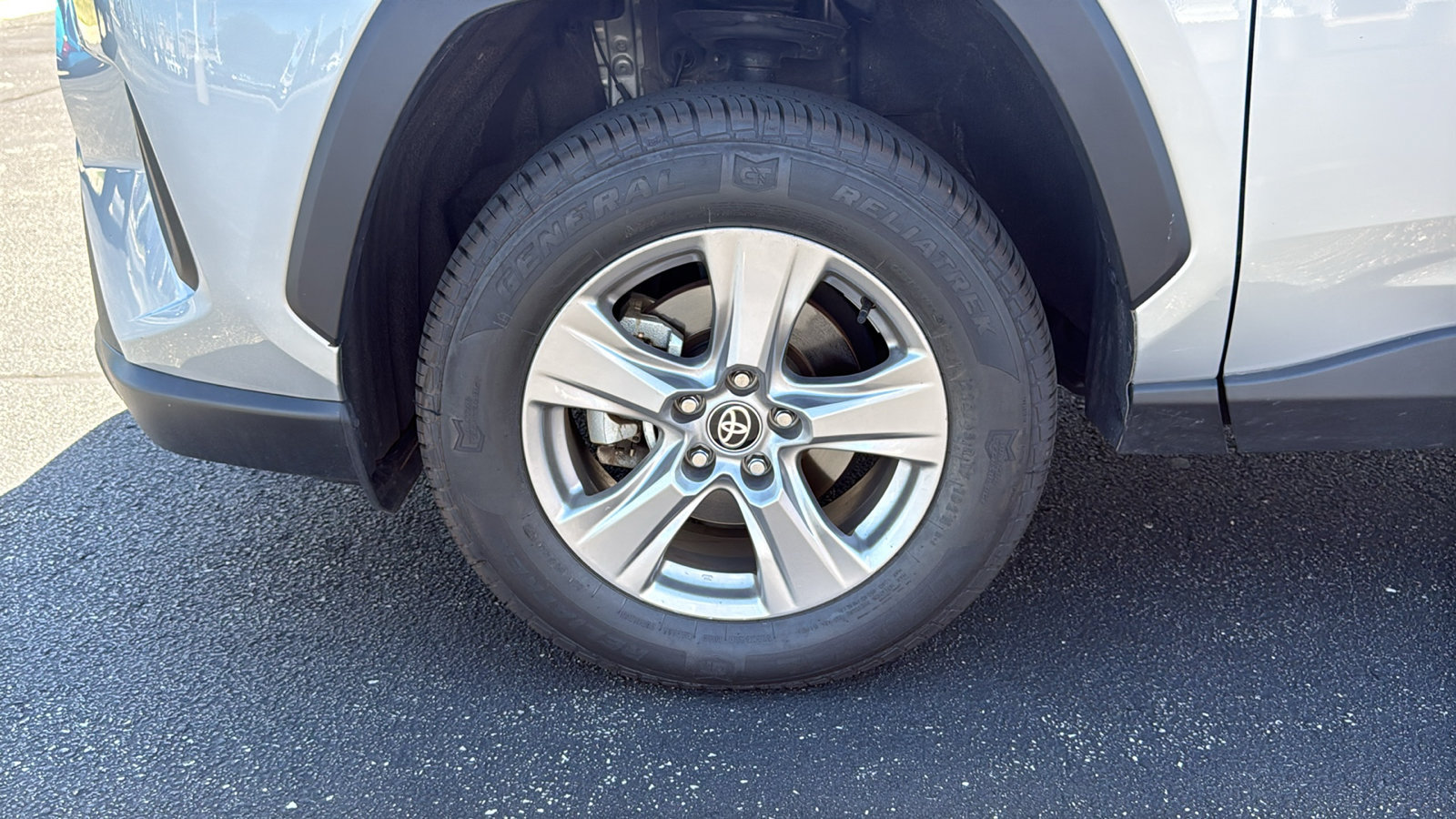 Certified 2025 Toyota RAV4 XLE AWD/4WD image 9