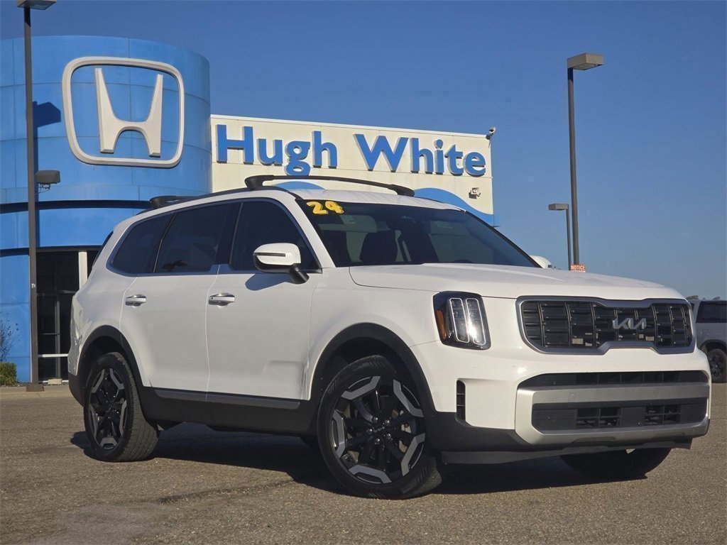 Used 2024 Kia Telluride S image 2