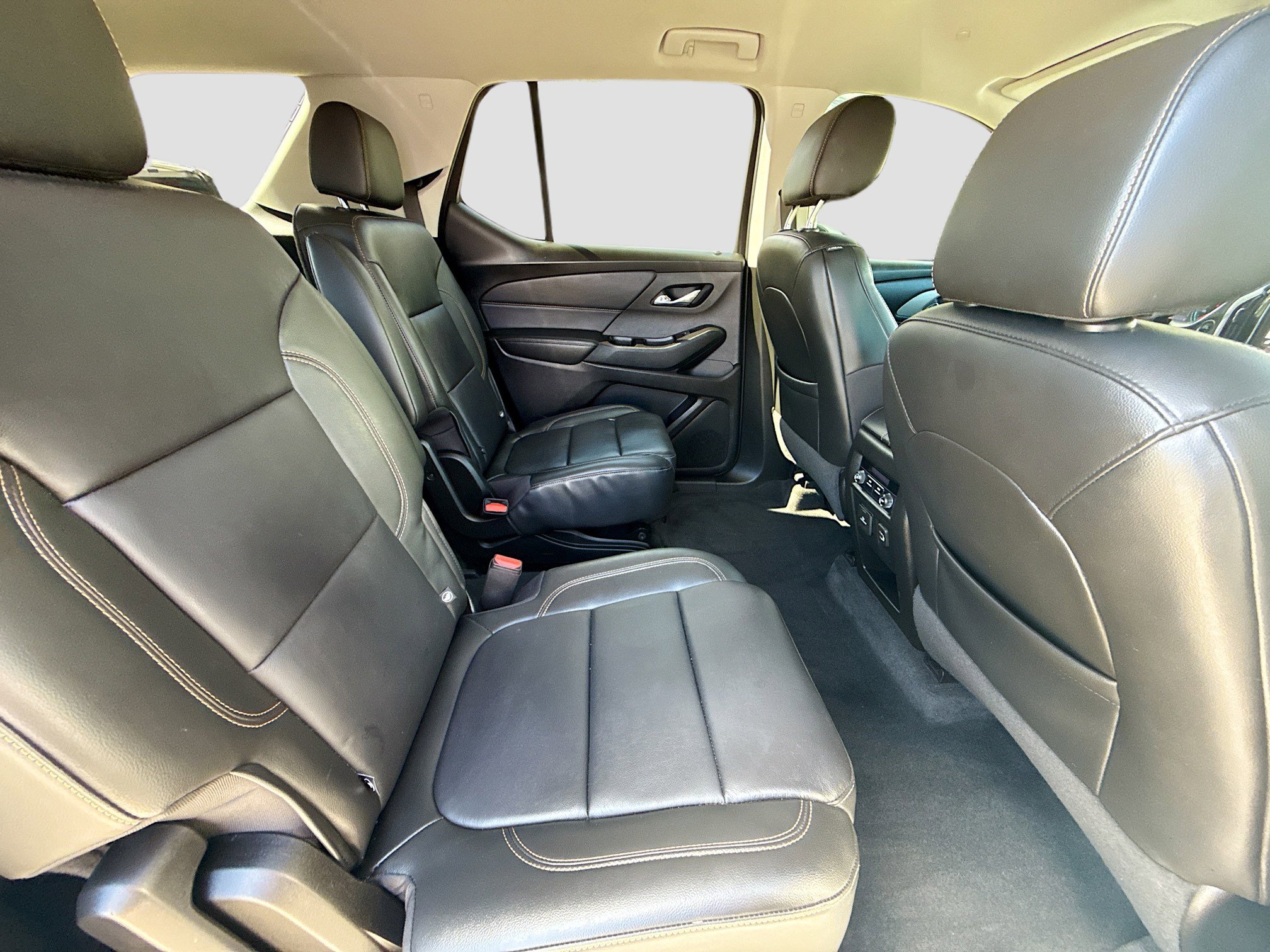 Used 2020 Chevrolet Traverse RS image 29