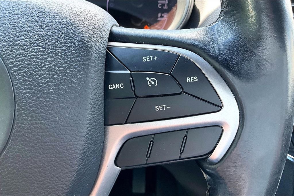 Used 2019 Jeep Grand Cherokee Limited AWD/4WD image 13