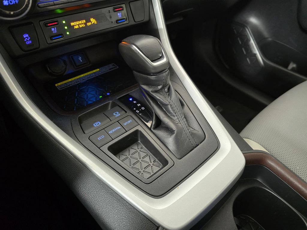 Used 2021 Toyota RAV4 Limited FWD image 37