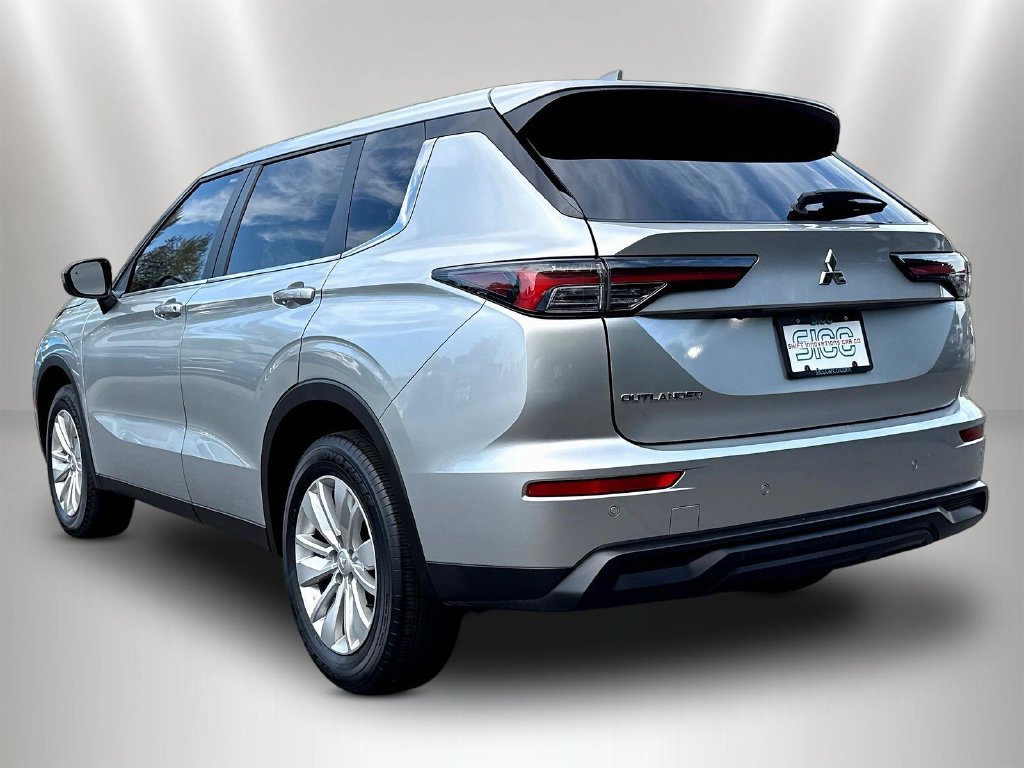 Used 2025 Mitsubishi Outlander ES AWD/4WD image 7