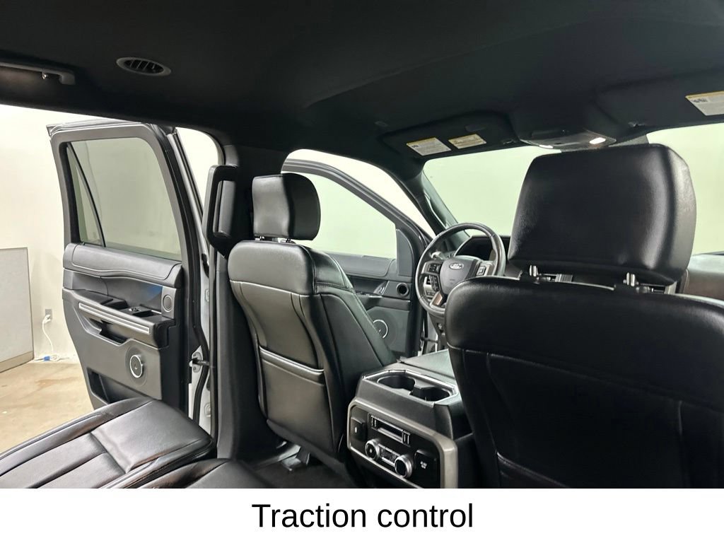 Used 2019 Ford Expedition XLT w/ Equipment Group 202A AWD/4WD image 26