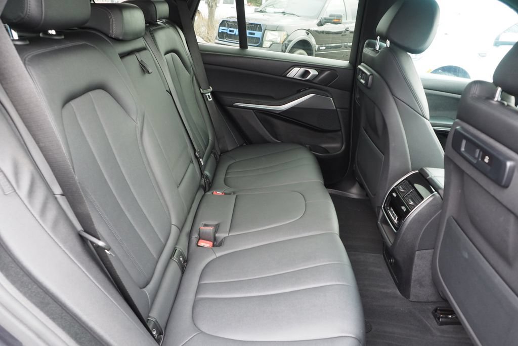 Used 2019 BMW X5 xDrive40i w/ Convenience Package AWD/4WD image 19