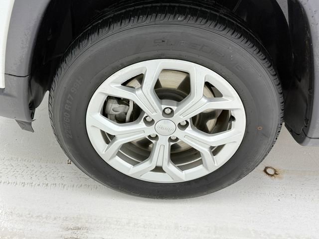 Used 2024 Jeep Compass Latitude image 7