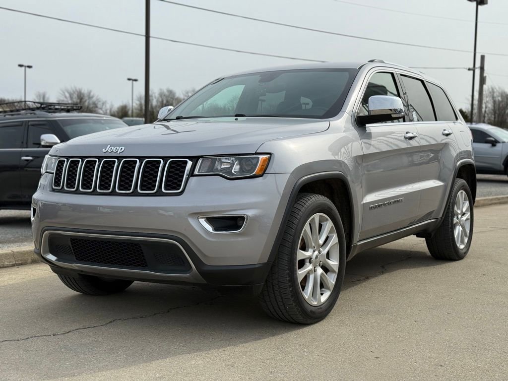 Used 2017 Jeep Grand Cherokee Limited image 2