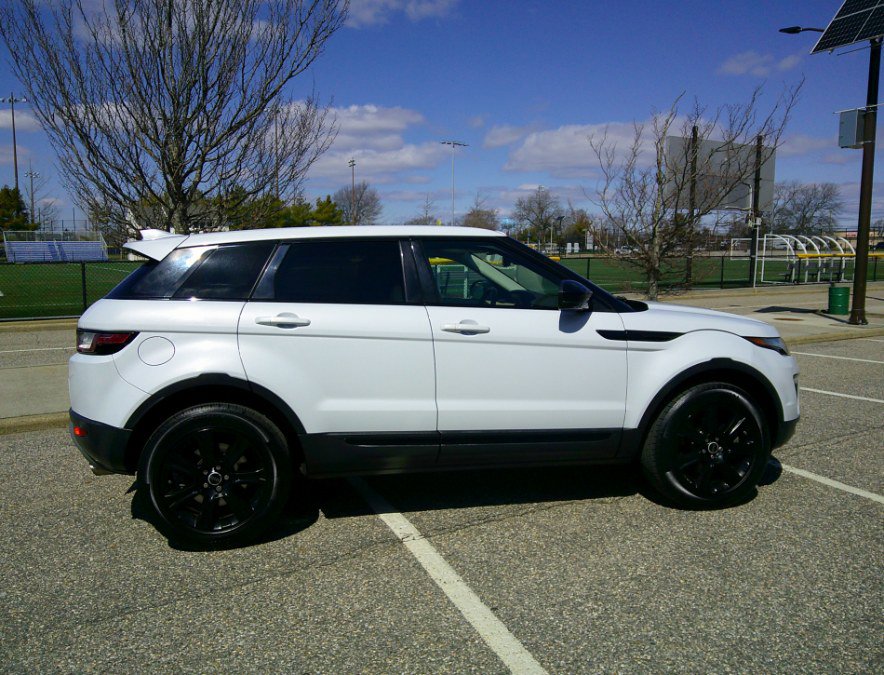 Used 2018 Land Rover Range Rover Evoque SE Premium image 6