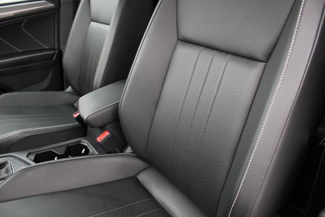 Certified 2023 Volkswagen Tiguan SE R-Line image 6