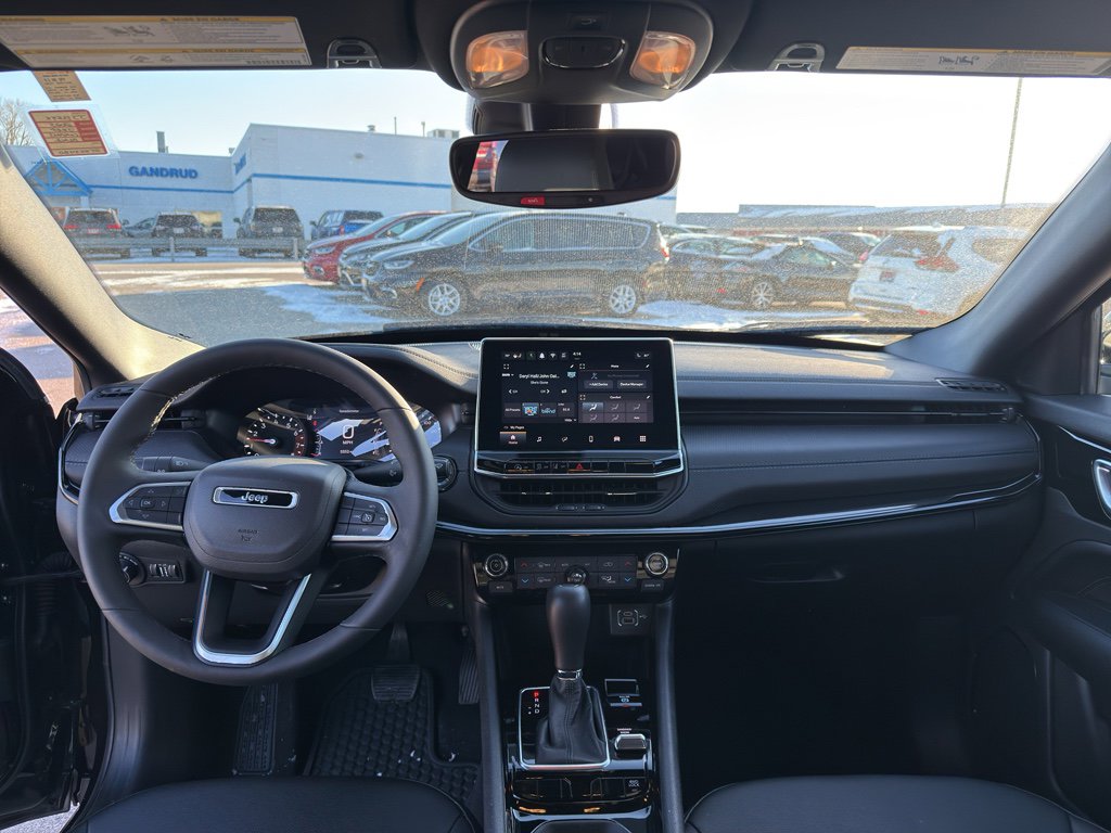 Used 2025 Jeep Compass Latitude w/ Convenience Group image 28