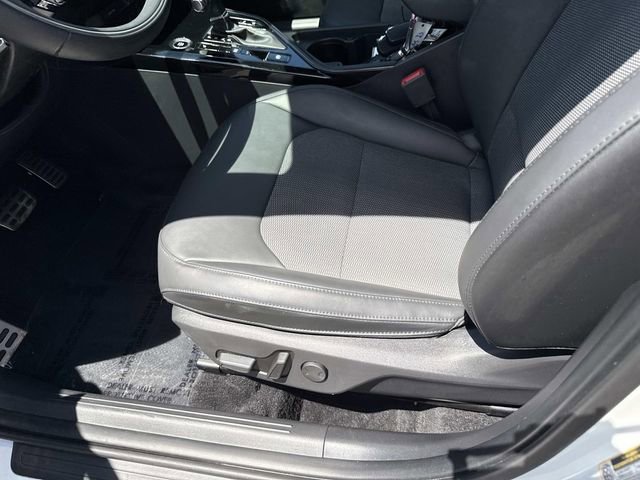 Used 2023 Kia Niro EX Touring FWD image 15